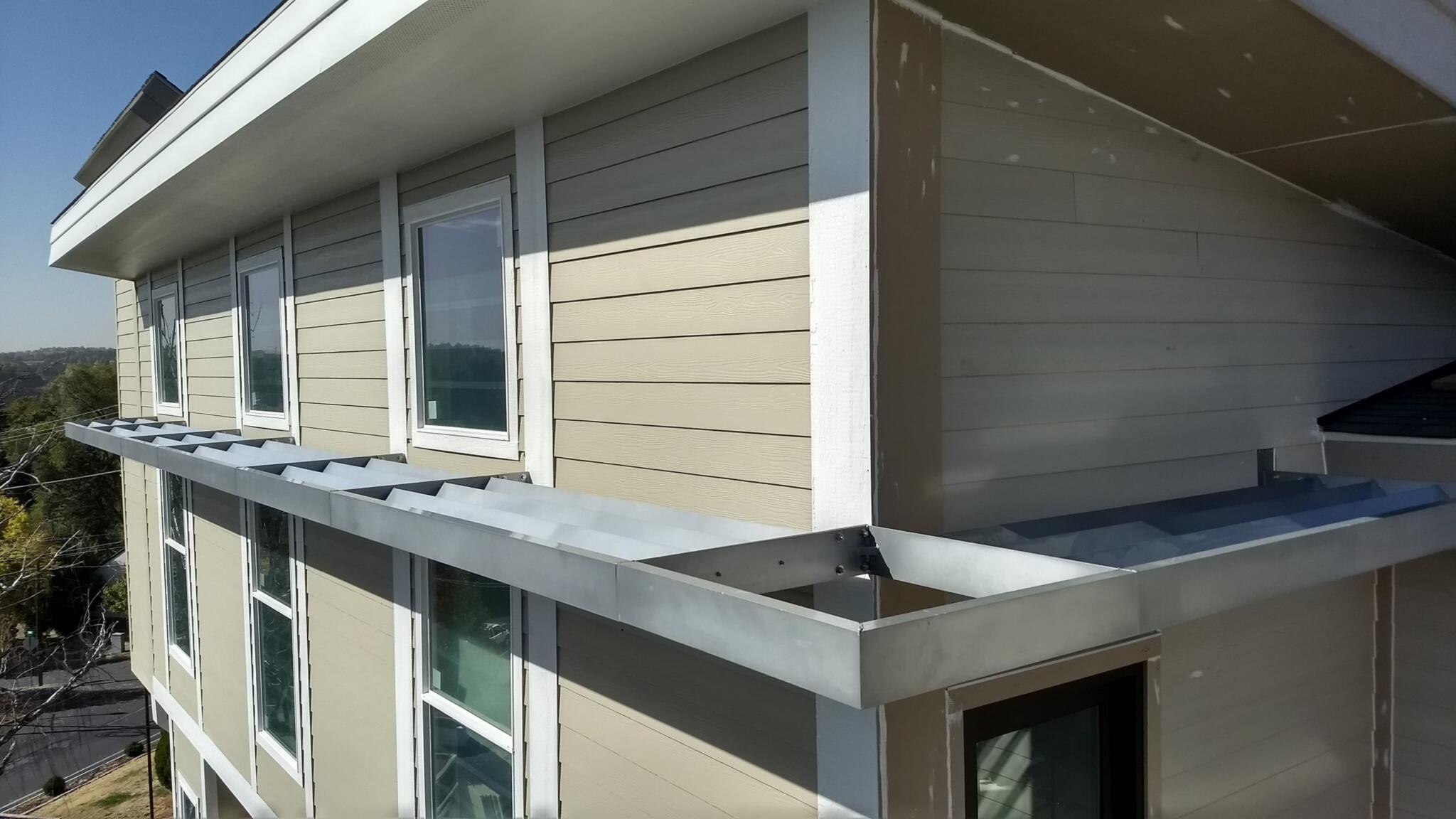 commercial aluminum louvered sunshade