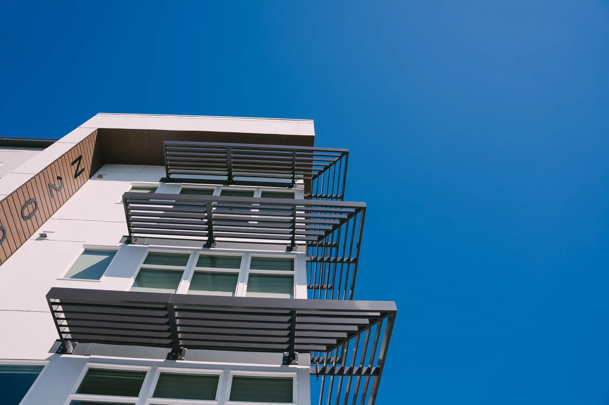 Millennium Monroe-21 Millennium Monroe-21